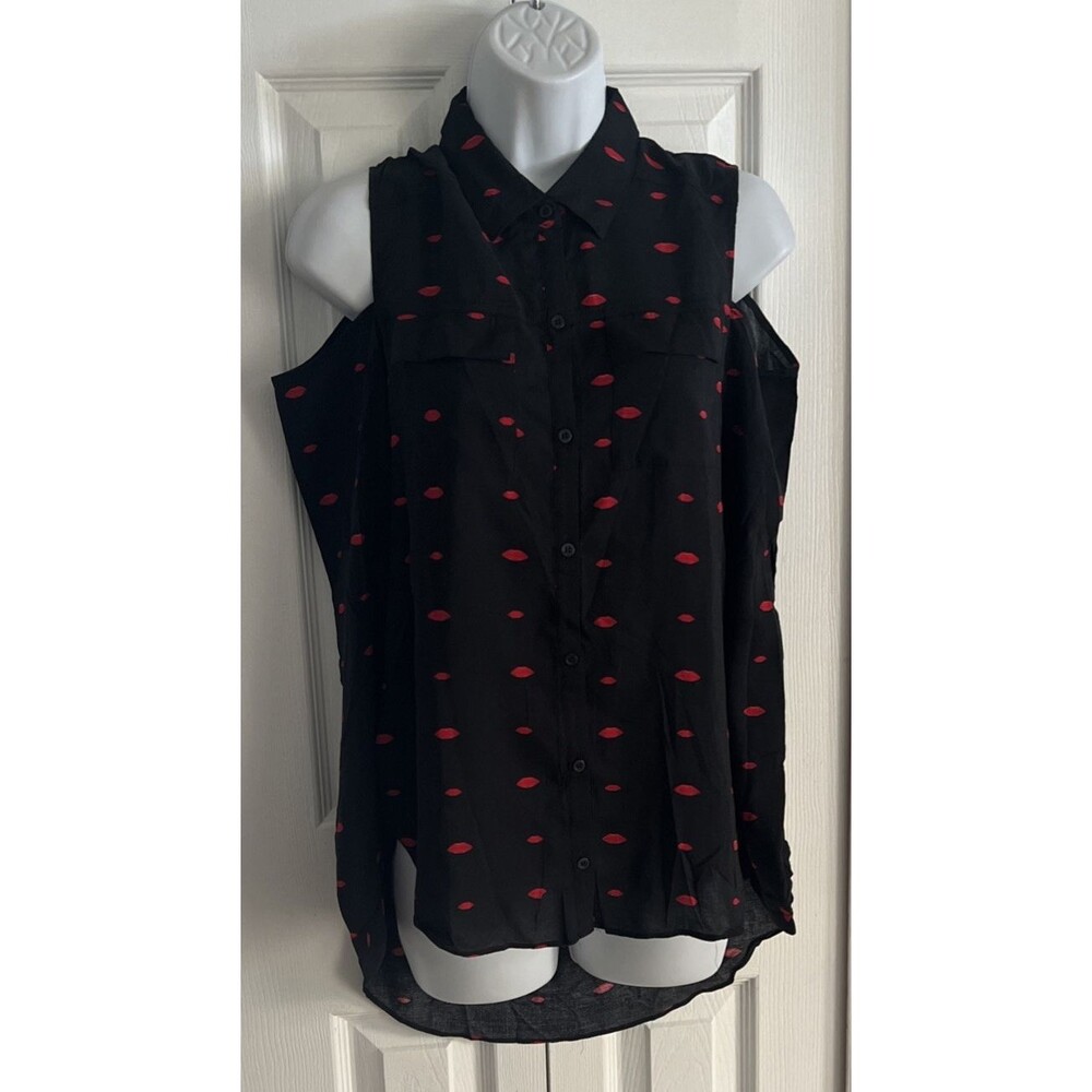 a.n.a. A New Approach Cold Shoulder Shirt Size S Black Red Lips Long Sleeve NWT